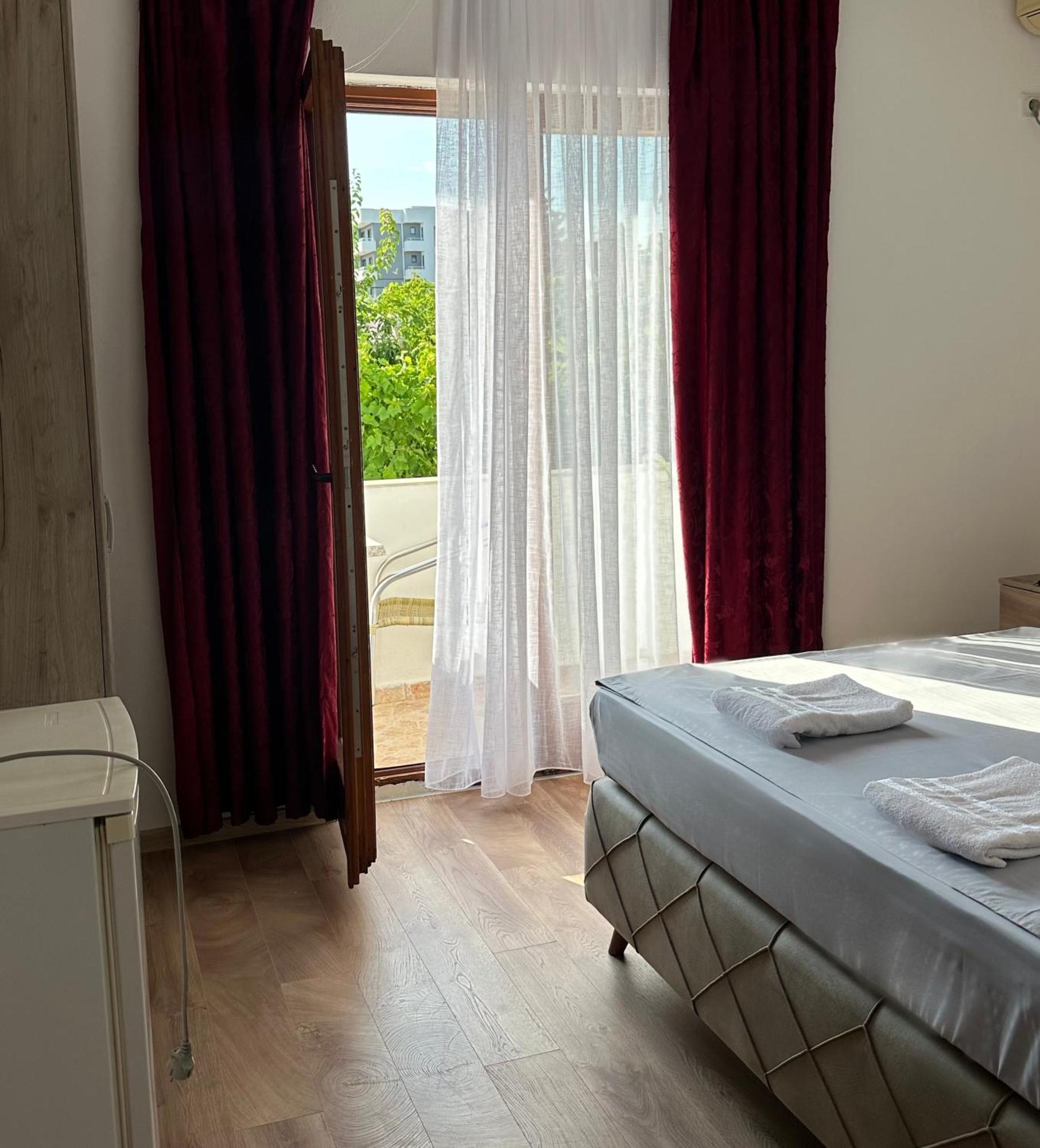 Rooms Ajllin Ulcinj Extérieur photo